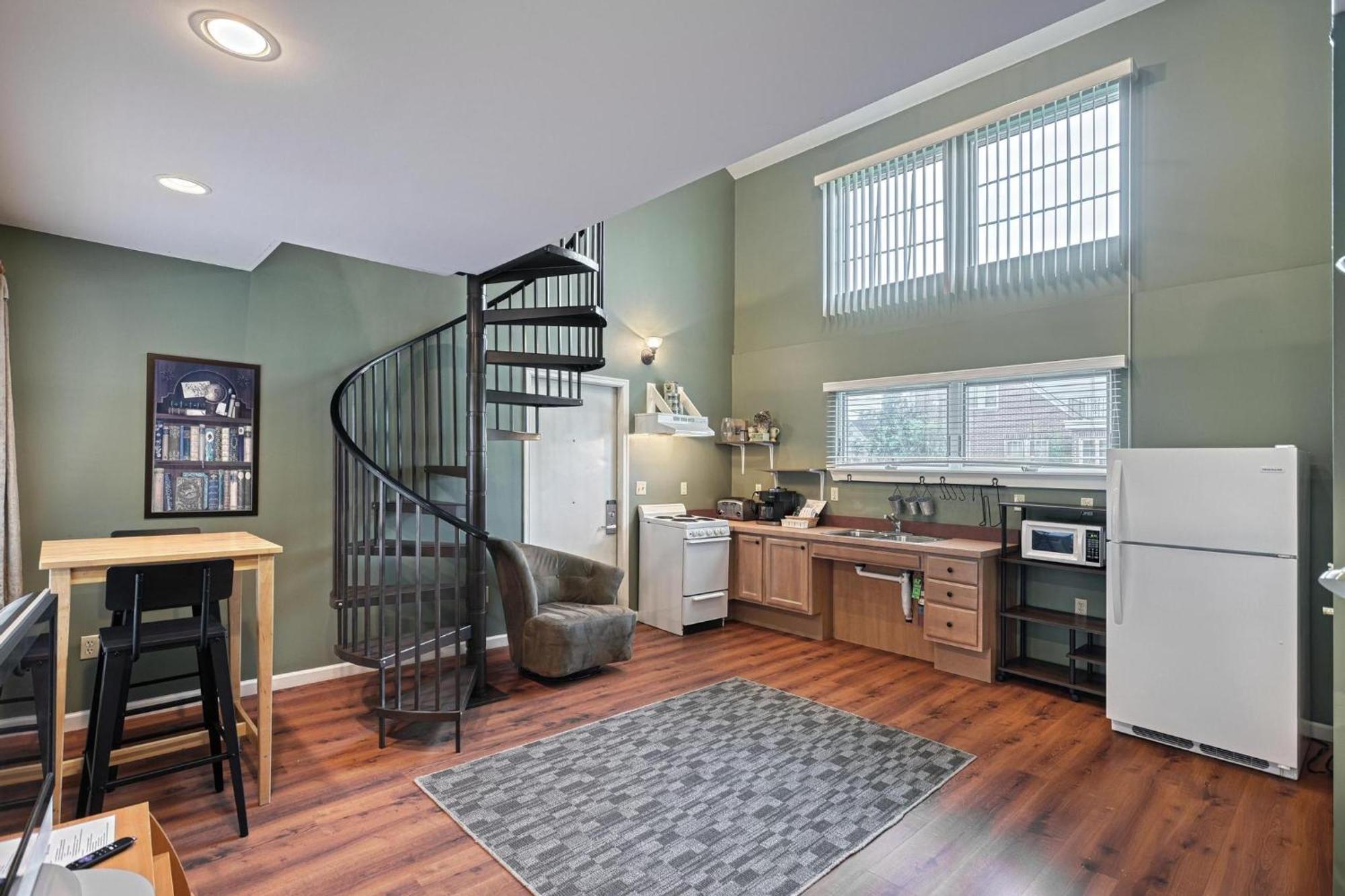 Apartment On Chocolate - The School